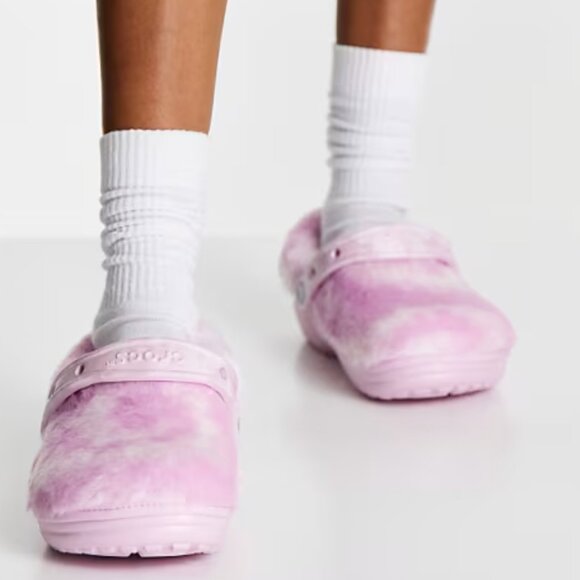 Crocs Classic Fur Sure clogs in pink - Picture 7 of 13